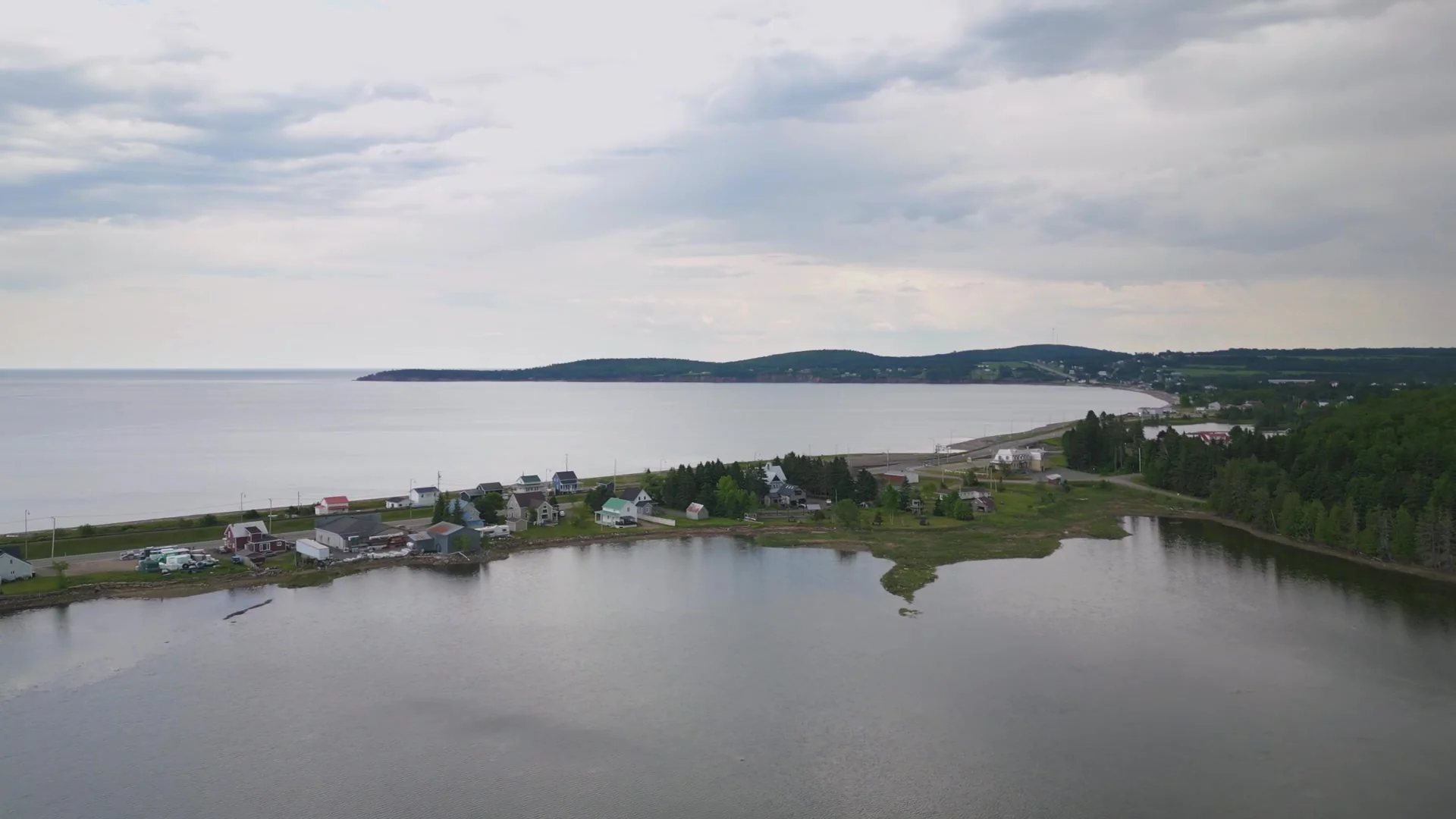 La baie de Port-Daniel vue du ciel